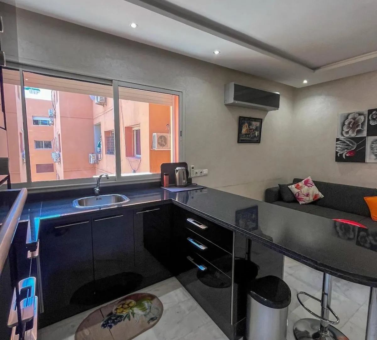 Apartment With Pool In Gueliz Hadika Al Koubra Marrákes