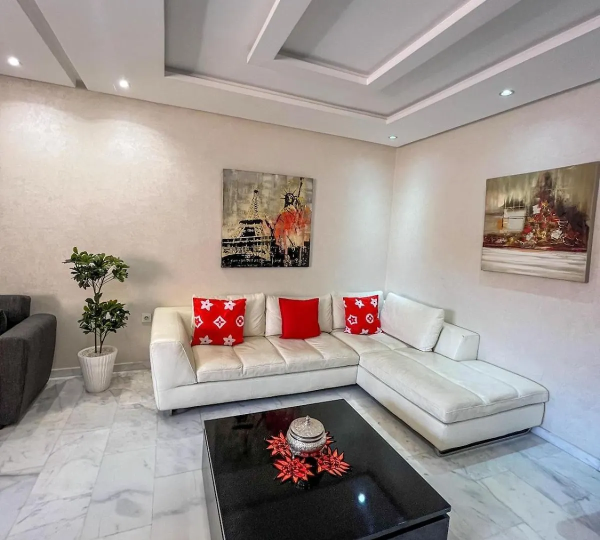 Apartment With Pool In Gueliz Hadika Al Koubra Marrákes
